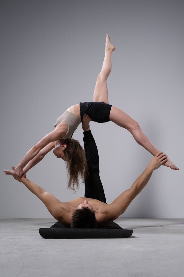 🌟 Join Our Acro Yoga Casting Call – Shine in Stunning Photos! 🌟
